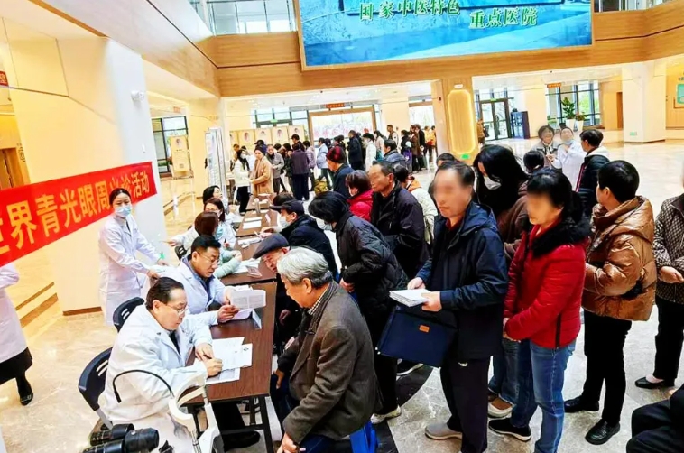 岐黄学者亢泽峰率团队莅院坐诊，为榕城百姓眼疾